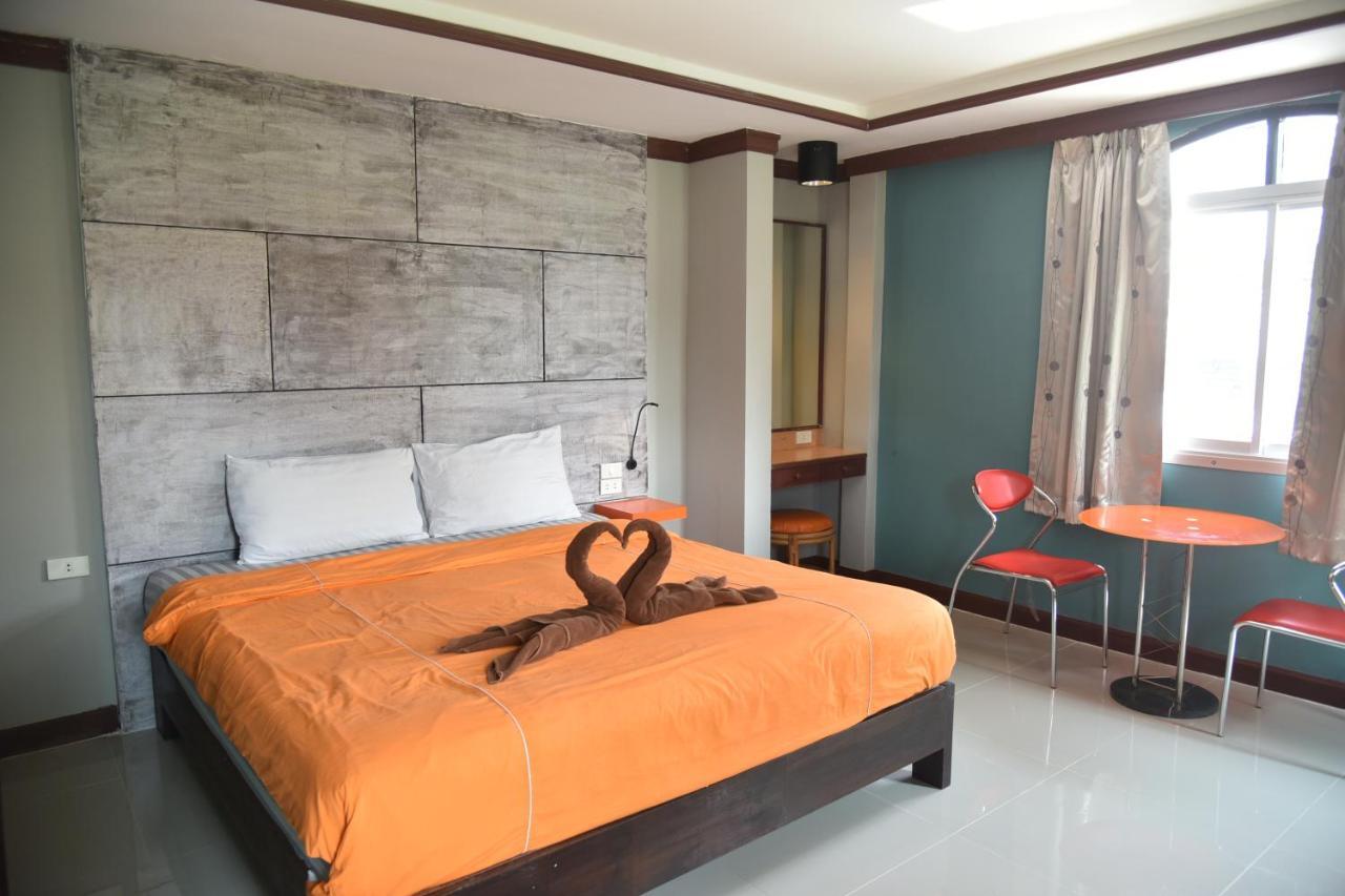 The Palm Delight Lodge Pantai Jomtien Luaran gambar