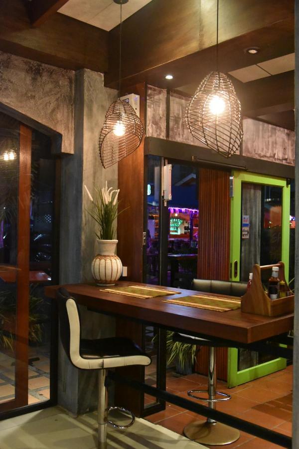 The Palm Delight Lodge Pantai Jomtien Luaran gambar