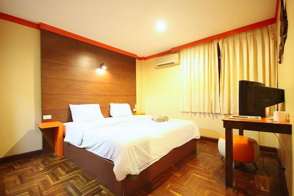 The Palm Delight Lodge Pantai Jomtien Luaran gambar
